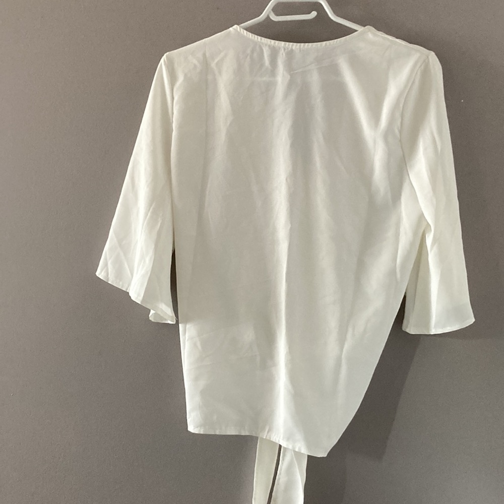White tie front blouse - Picture 3 of 4